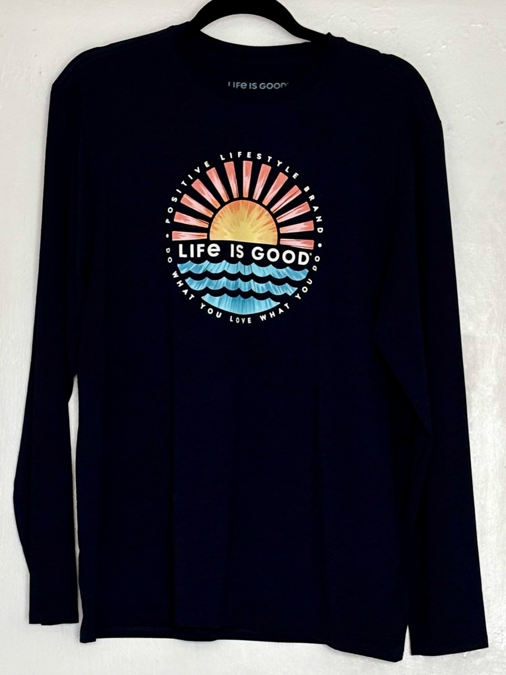 Life Is Good Men’s Long-Sleeve Crusher Tee Sunset Burst Size M NWT